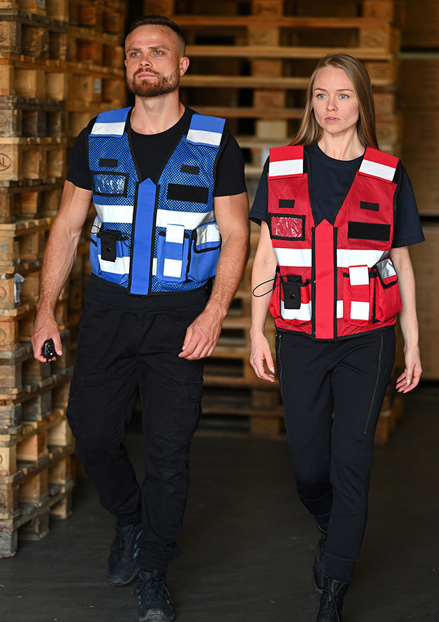 KXMTAC-mesh-weste-tactical-reflexstreifen-reissverschluss-taschen-klettverschluss-rot-warnwesten-korntex-lifestyle.jpg
